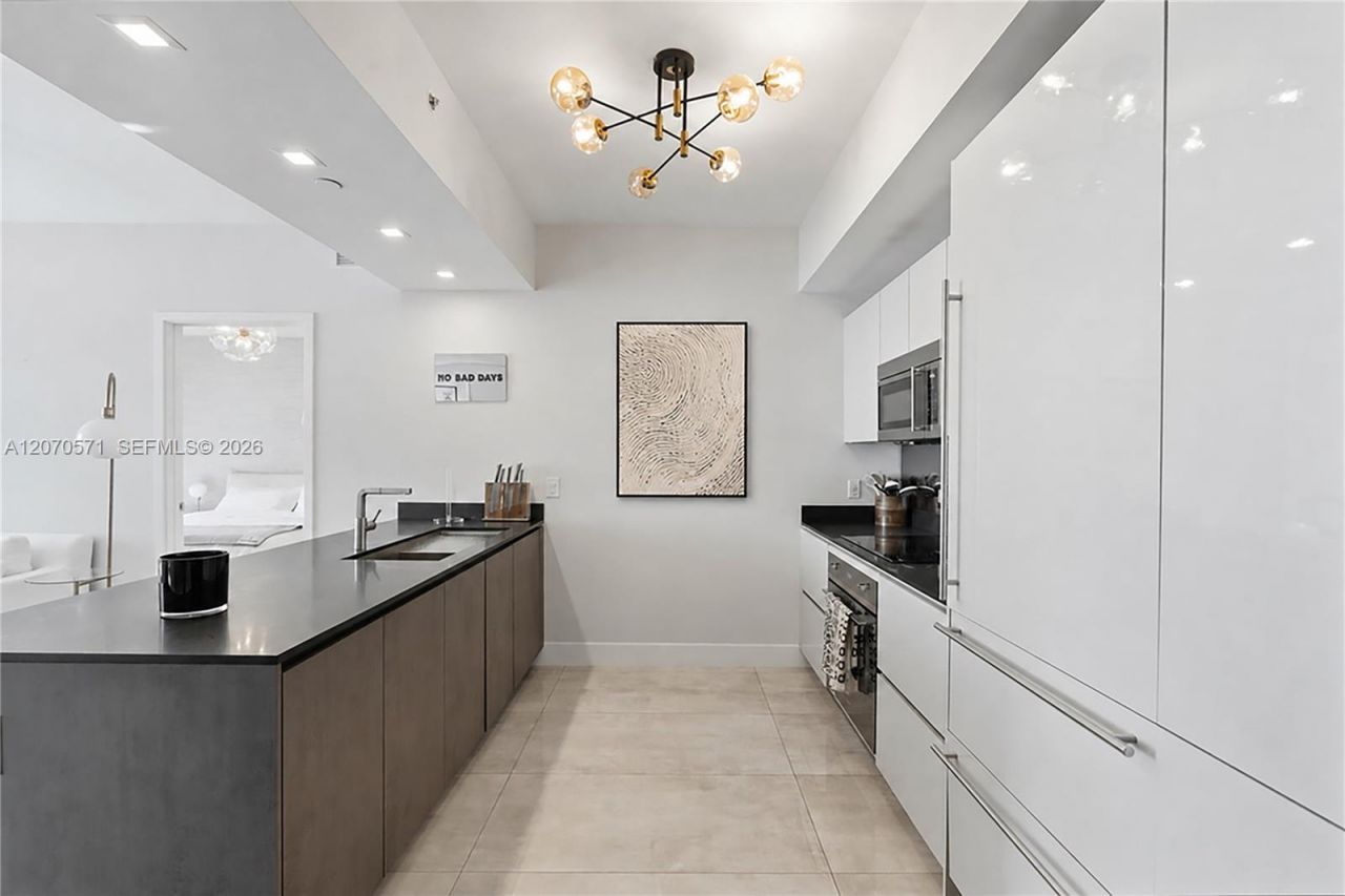 1010 Brickell Ave , Unit 3903, Miami, FL 33131 Photo