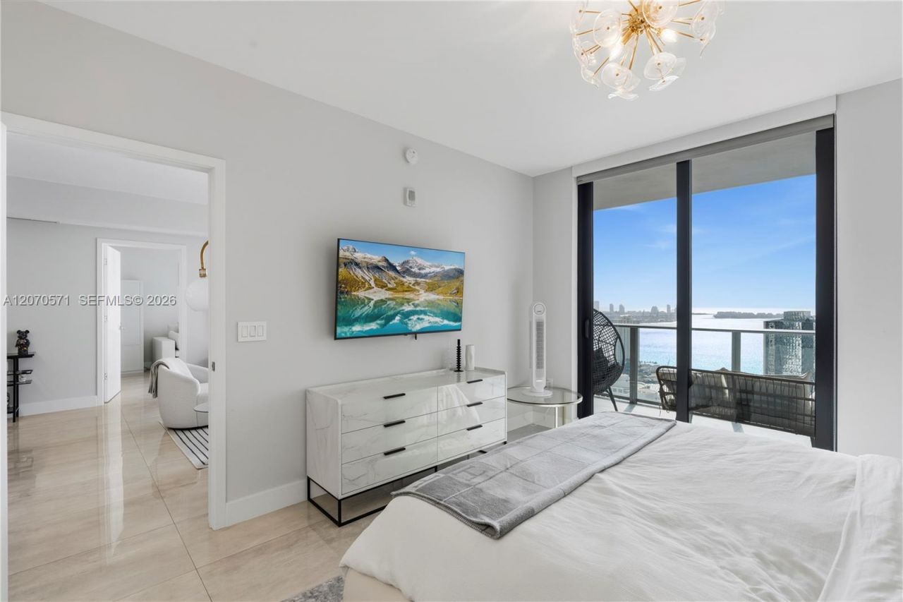 1010 Brickell Ave , Unit 3903, Miami, FL 33131 Photo