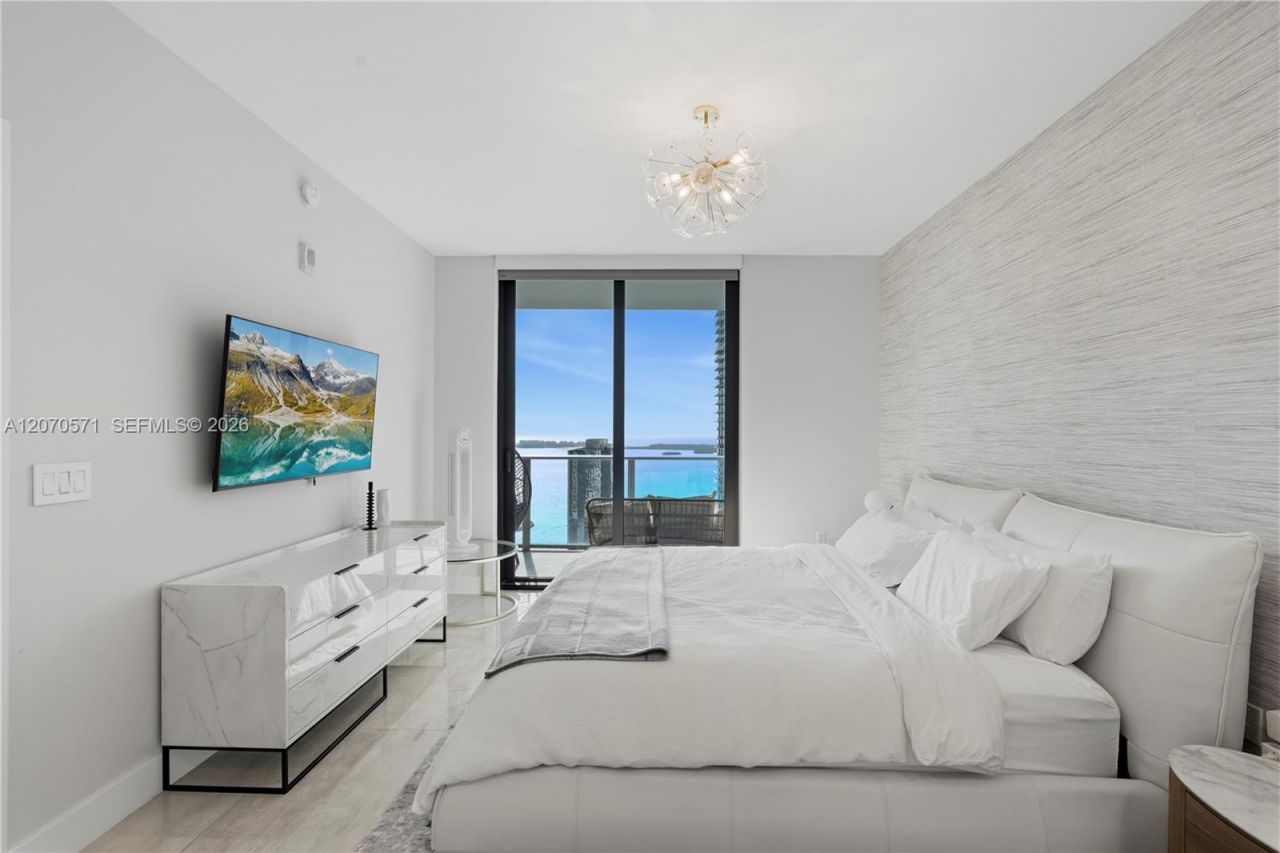 1010 Brickell Ave , Unit 3903, Miami, FL 33131 Photo