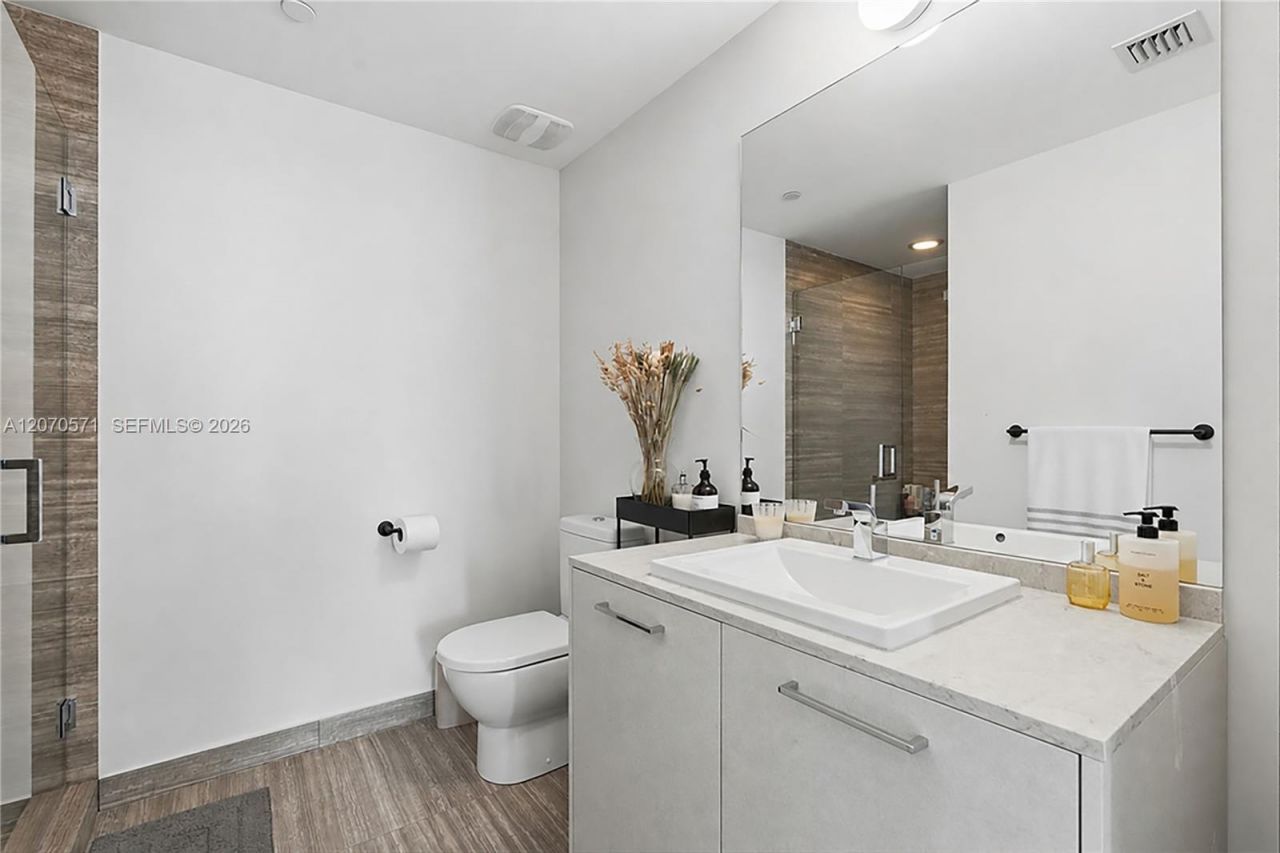 1010 Brickell Ave , Unit 3903, Miami, FL 33131 Photo