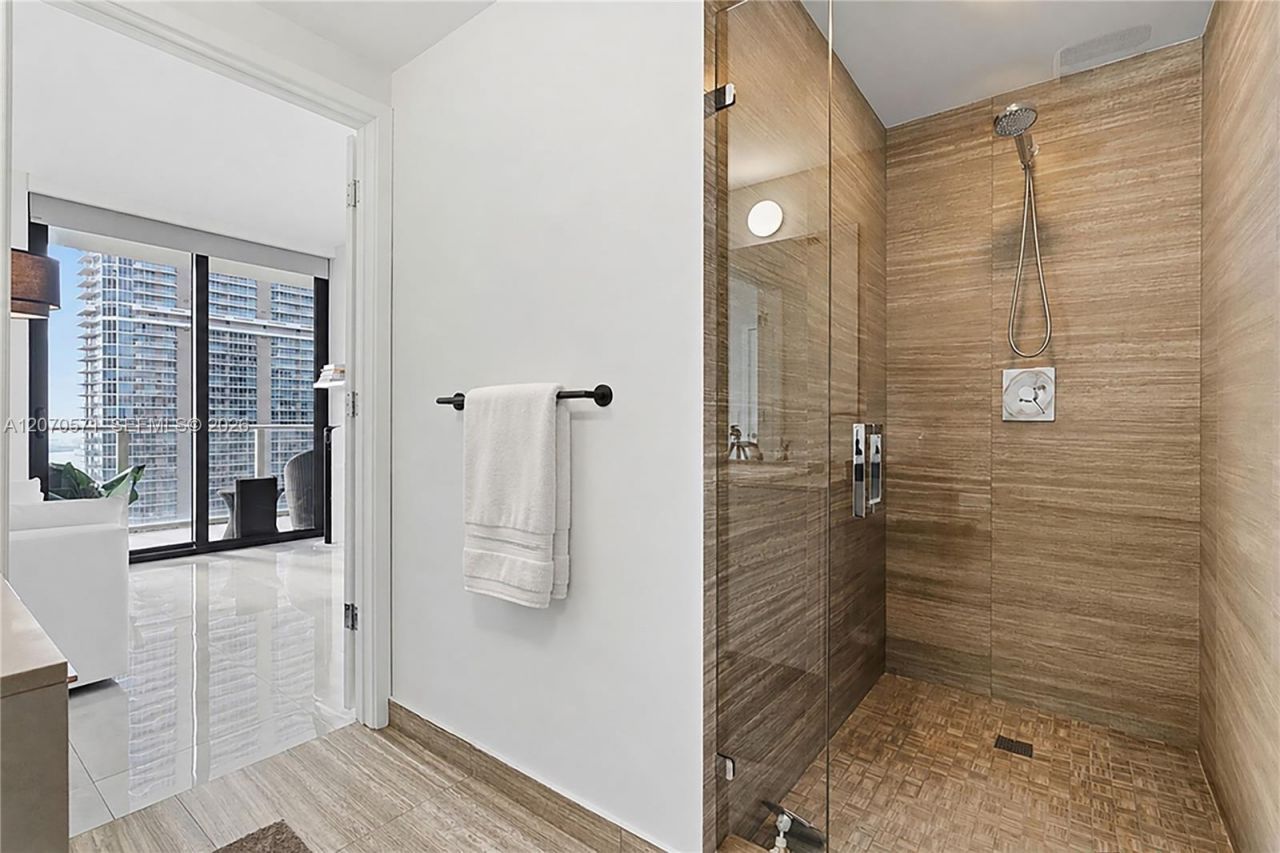 1010 Brickell Ave , Unit 3903, Miami, FL 33131 Photo