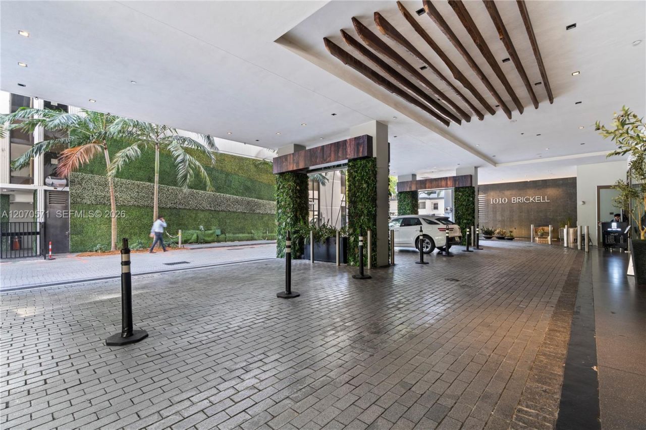1010 Brickell Ave , Unit 3903, Miami, FL 33131 Photo