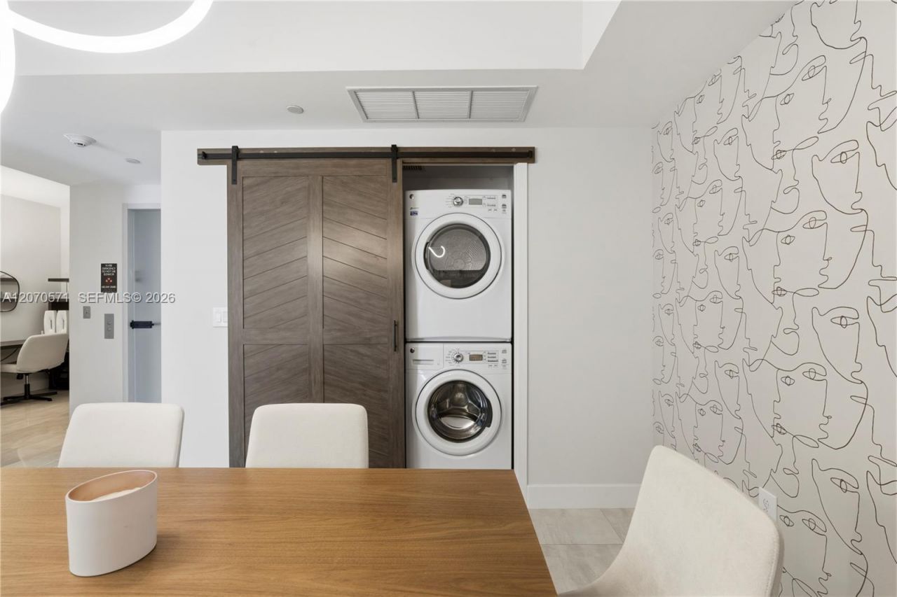 1010 Brickell Ave , Unit 3903, Miami, FL 33131 Photo