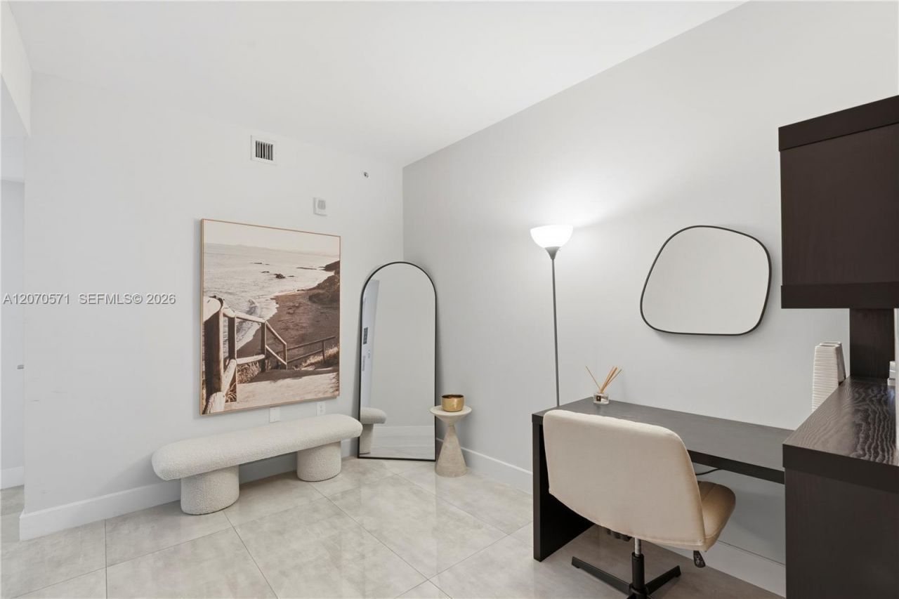 1010 Brickell Ave , Unit 3903, Miami, FL 33131 Photo