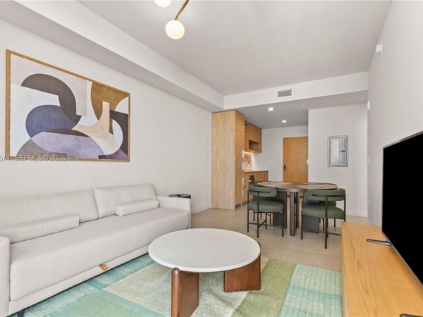 11 NE 6 ST , Unit 3213, Miami, FL 33132