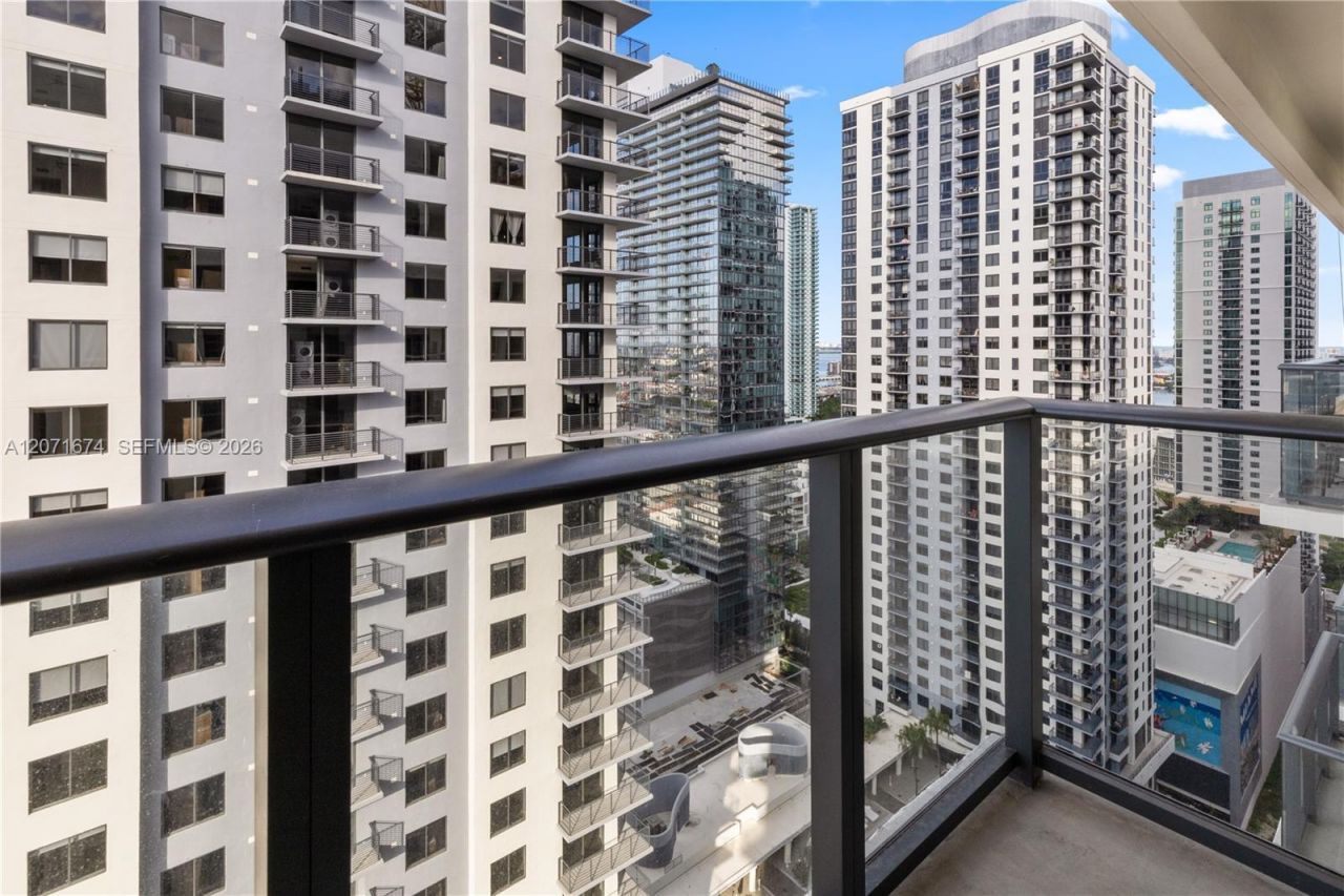 11 NE 6 St , Unit 3213, Miami, FL 33132 Photo