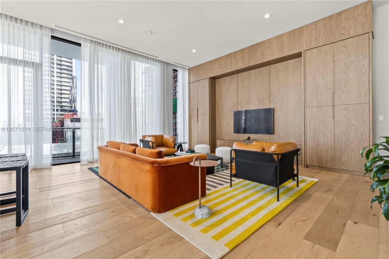 11 NE 6 St , Unit 3213, Miami, FL 33132 Photo