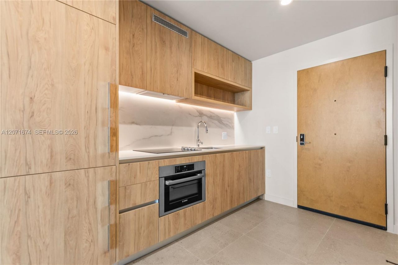 11 NE 6 St , Unit 3213, Miami, FL 33132 Photo