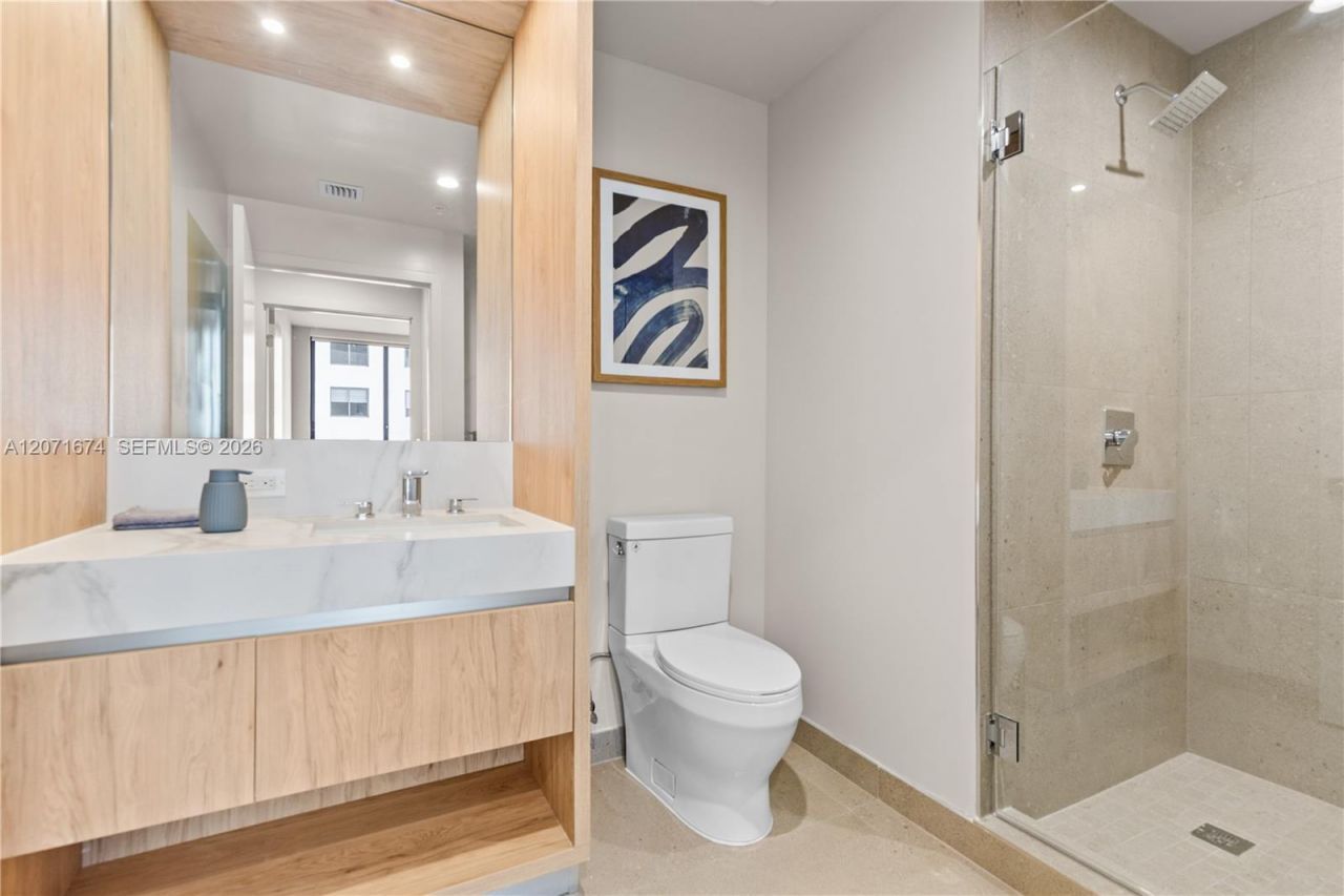 11 NE 6 St , Unit 3213, Miami, FL 33132 Photo