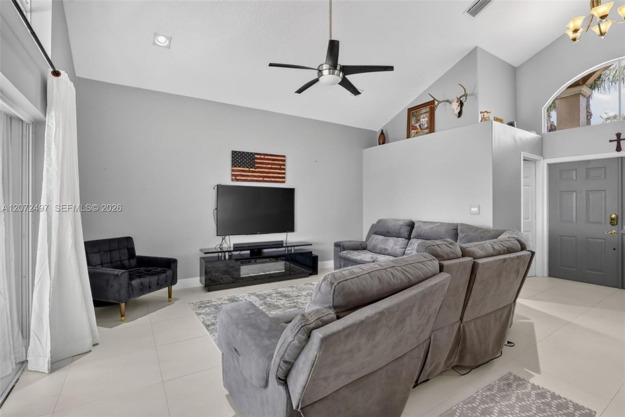 19156 NW 24th Ct , Pembroke Pines, FL 33029 Photo