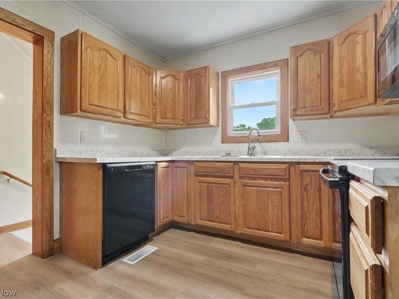 452 Mill Road, Ravenna, OH 44266 Photo 7