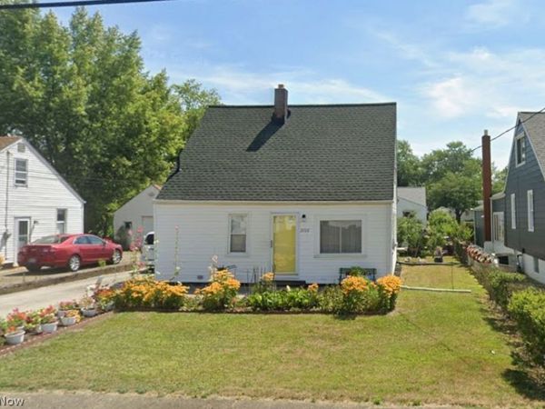 2726 Gilbert Avenue NE, Canton, OH 44705