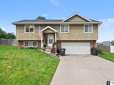 13572 Y Street, Omaha, NE 68137