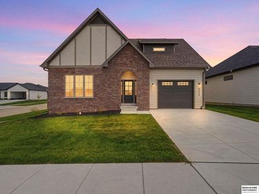 9508 Far Niente Lane, Lincoln, NE 68526