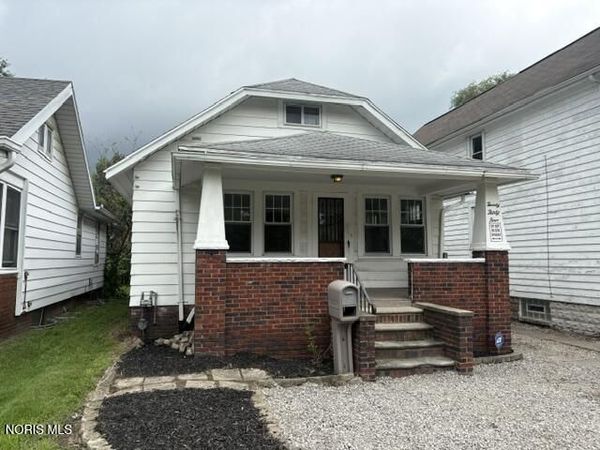 2034 Fairfax Road, Toledo, OH 43613
