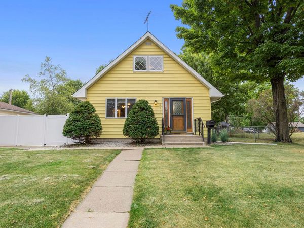 431 4th Avenue SW, Cambridge, MN 55008