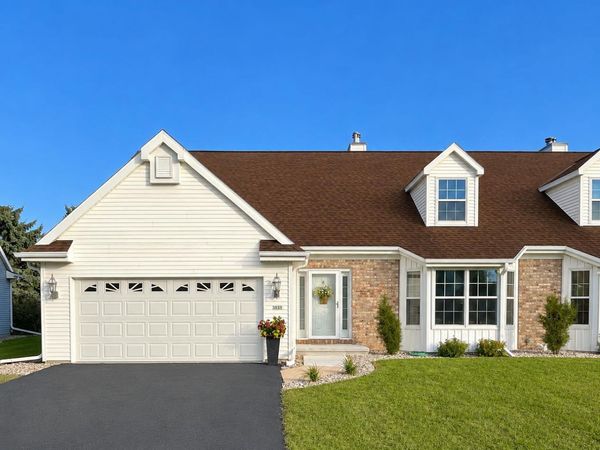 2591 VILLAGE LANE, Oshkosh, WI 54904