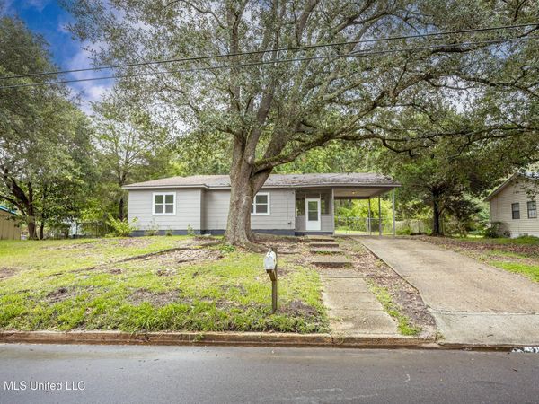 3036 Woodlawn Avenue, Moss Point, MS 39563