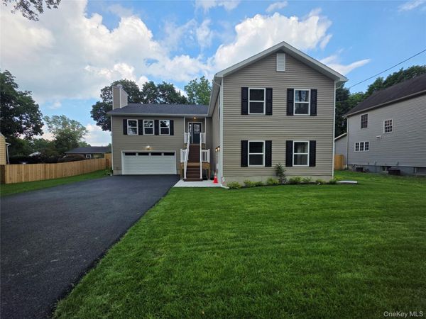 620 Homestead Avenue , Maybrook, NY 12543