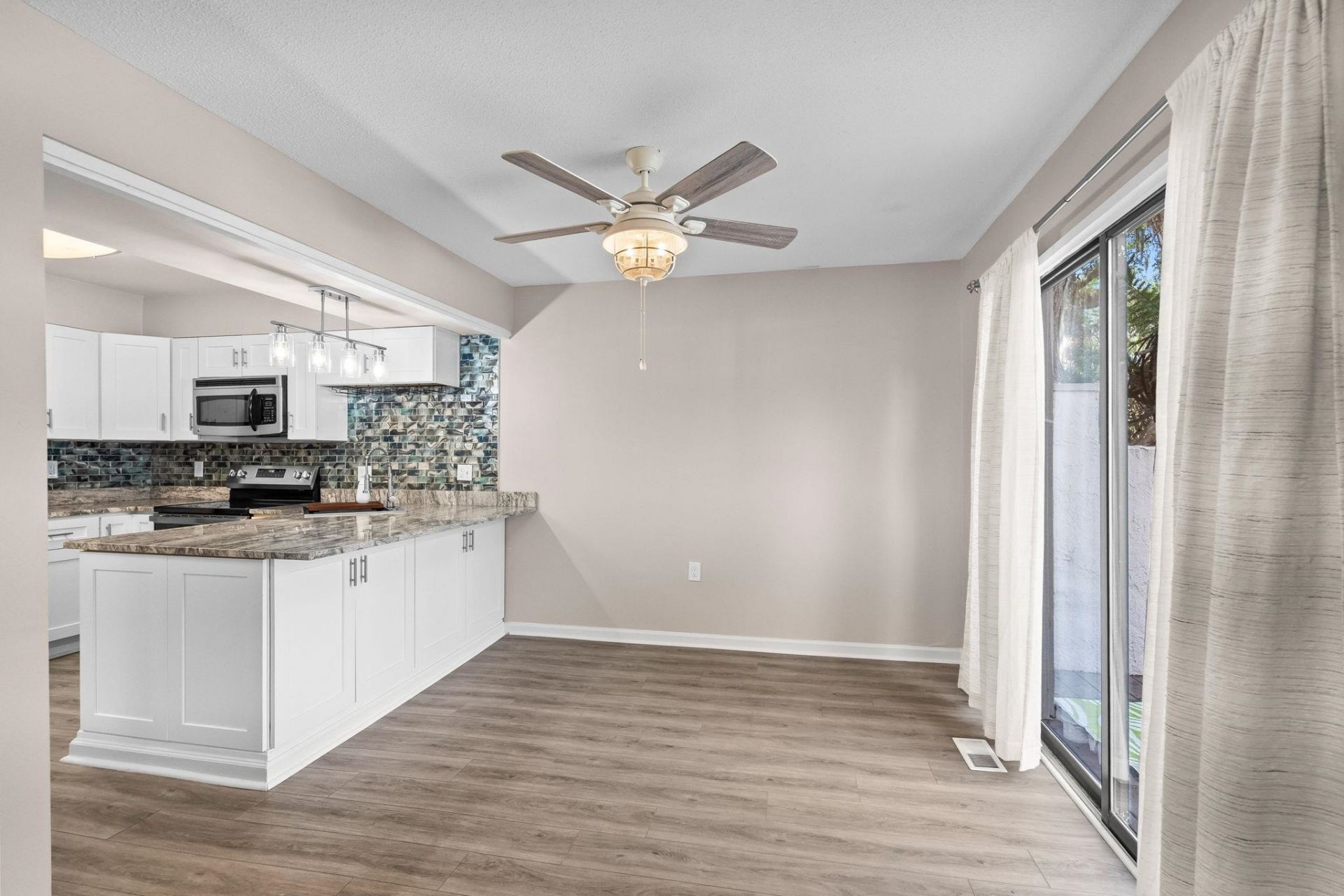 30 Peter Horry Ct. Photo 10