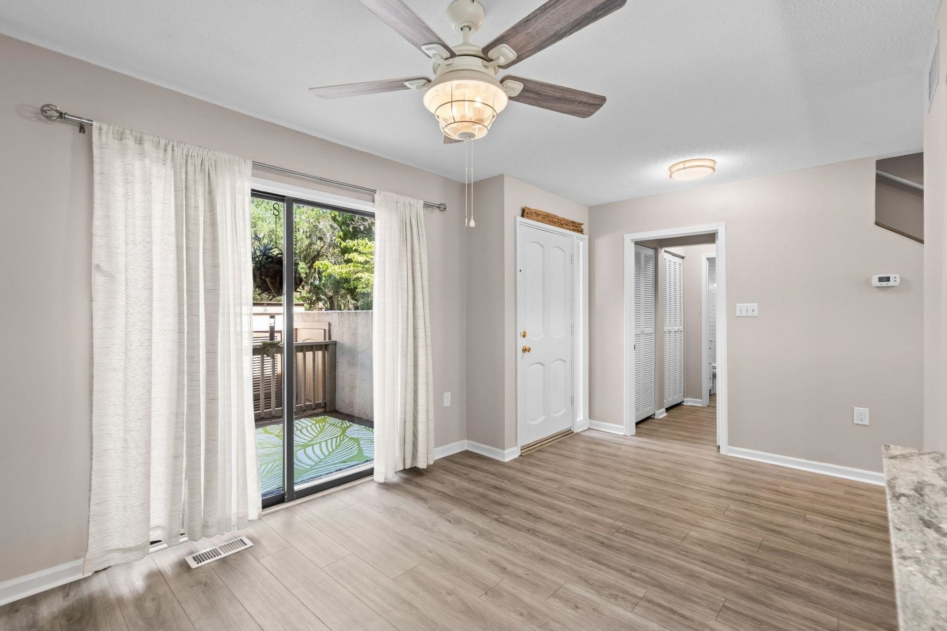 30 Peter Horry Ct. Photo 17