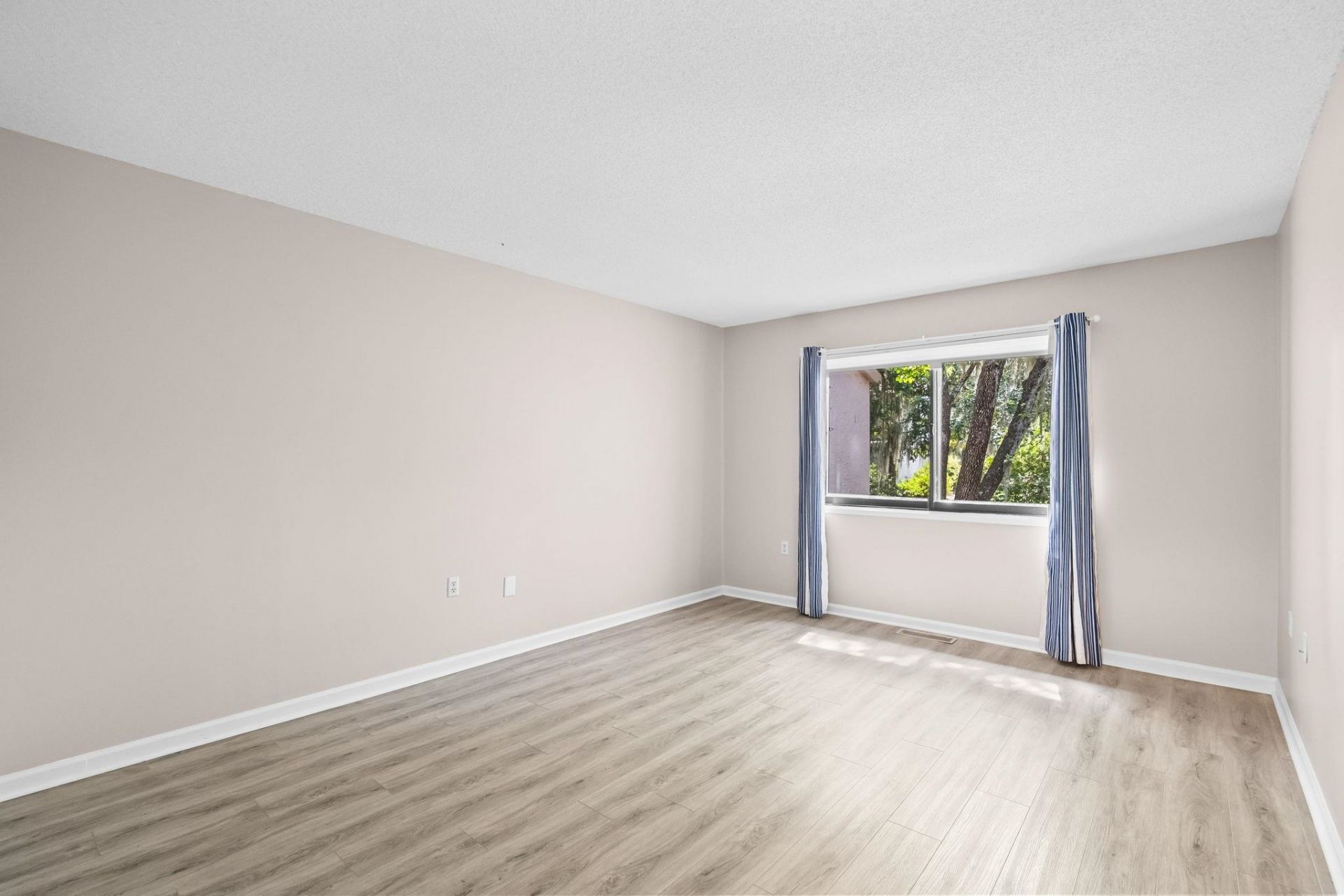30 Peter Horry Ct. Photo 27
