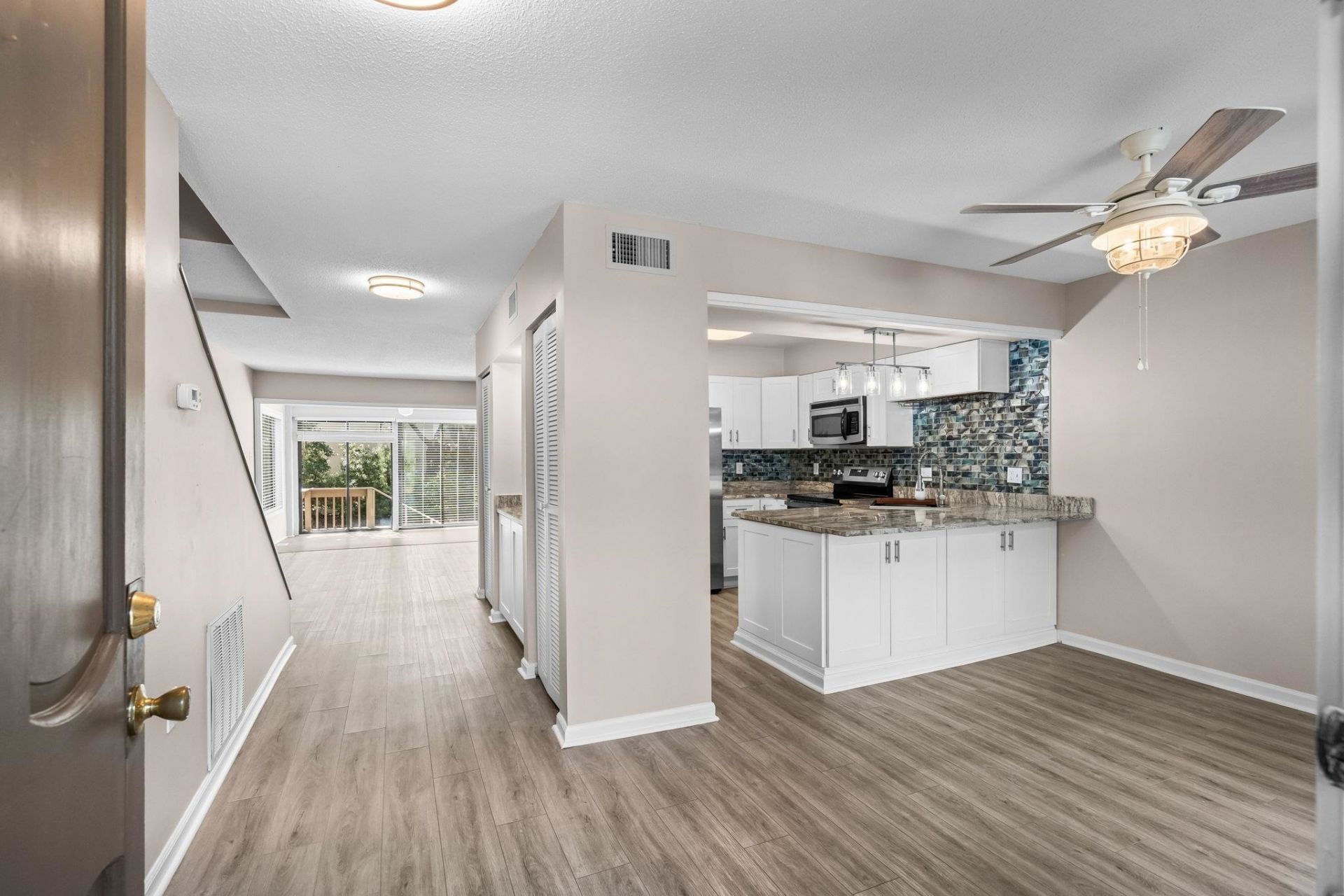 30 Peter Horry Ct. Photo 4