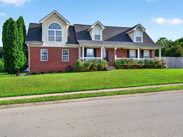 2824 Sharpie Dr, Clarksville, TN 37040