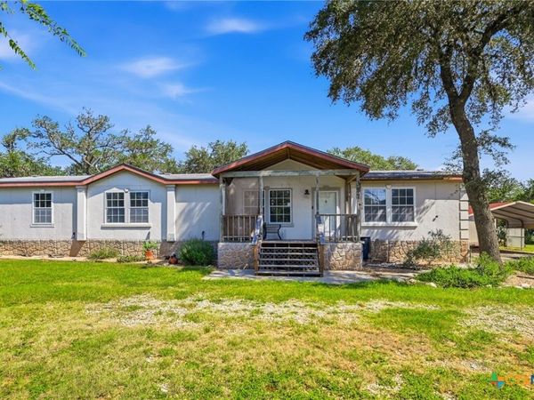 357 Dallas Street , Bandera, TX 78003