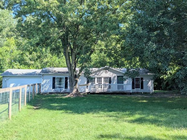 6732 E 1120 N Street, Syracuse, IN 46567