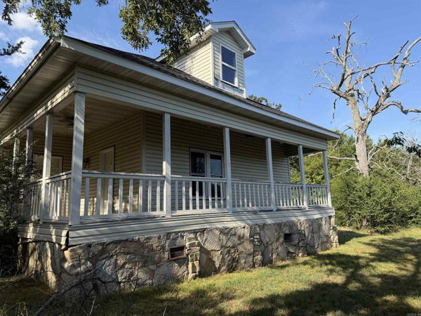 15 1st Street, Norfork, AR 72658