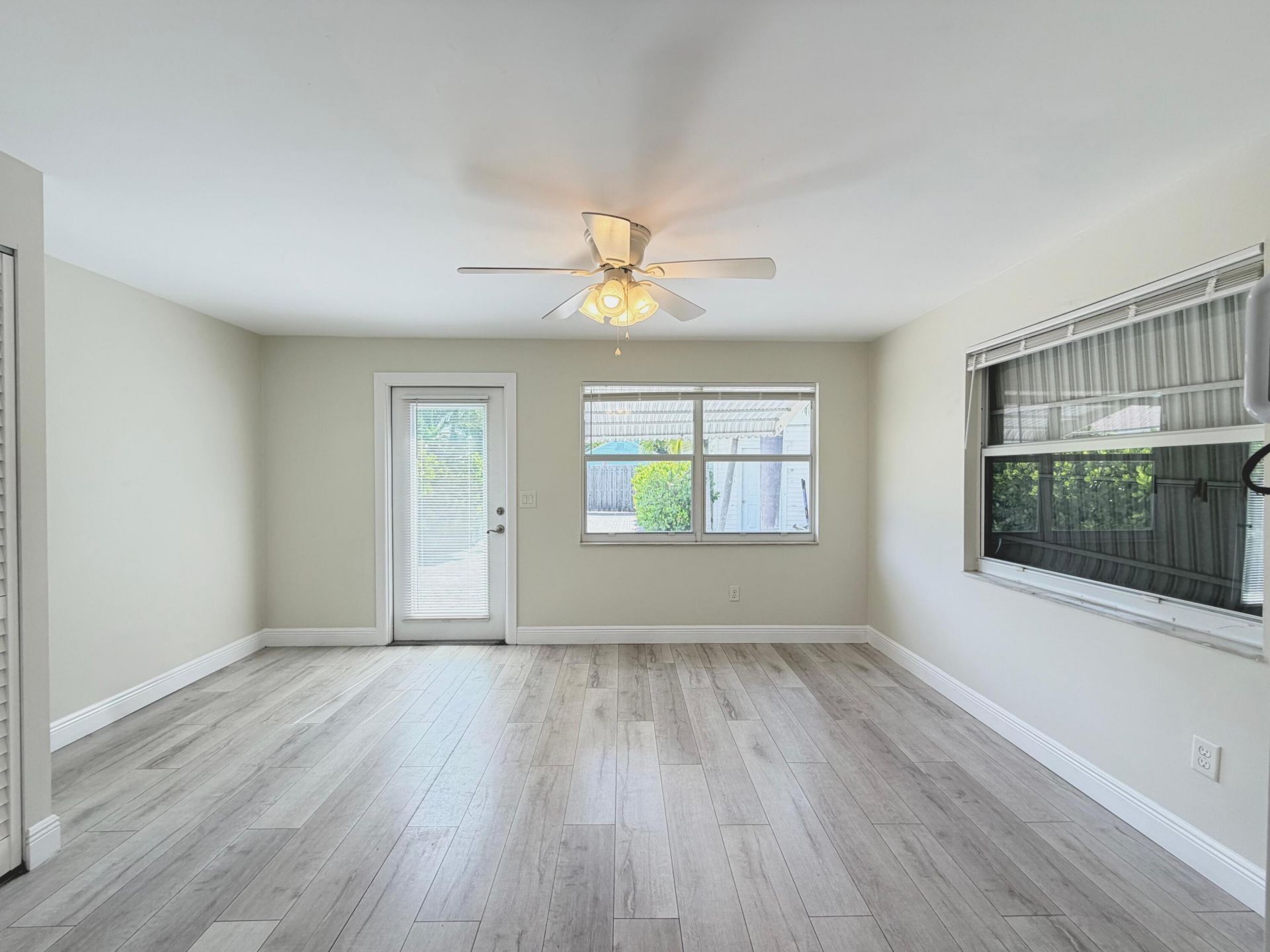 528 N J Street, Lake Worth Beach, FL 33460 Photo