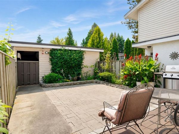 610 McKenzie Ave, Unit #27, Saanich, BC V8Z 2A7