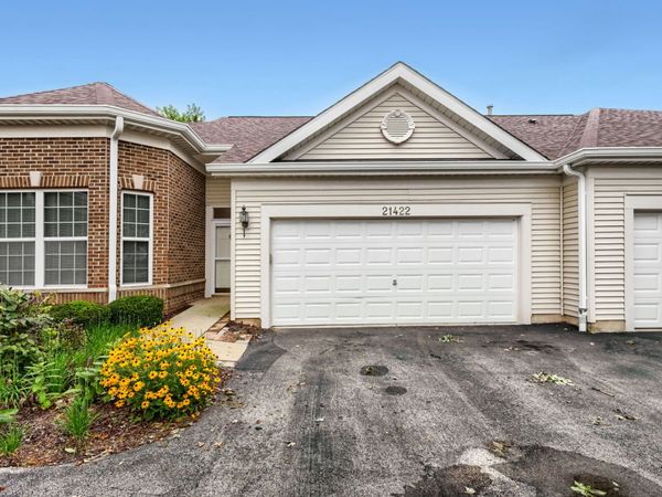 21422 Mays Lake Drive, Crest Hill, IL 60403