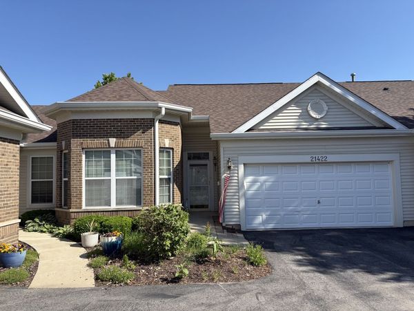 21422 Mays Lake Drive, Crest Hill, IL 60403