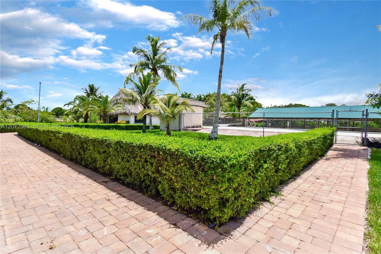 18200 SW 48th St , Southwest Ranches, FL 33331 Photo