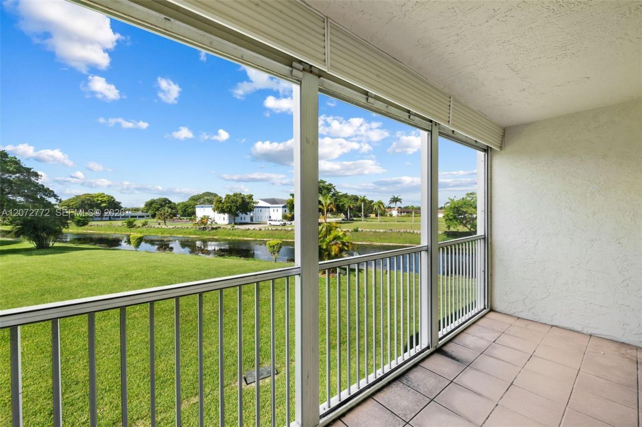 6890 Royal Palm Blvd, Unit 211H, Margate, FL 33063 Photo