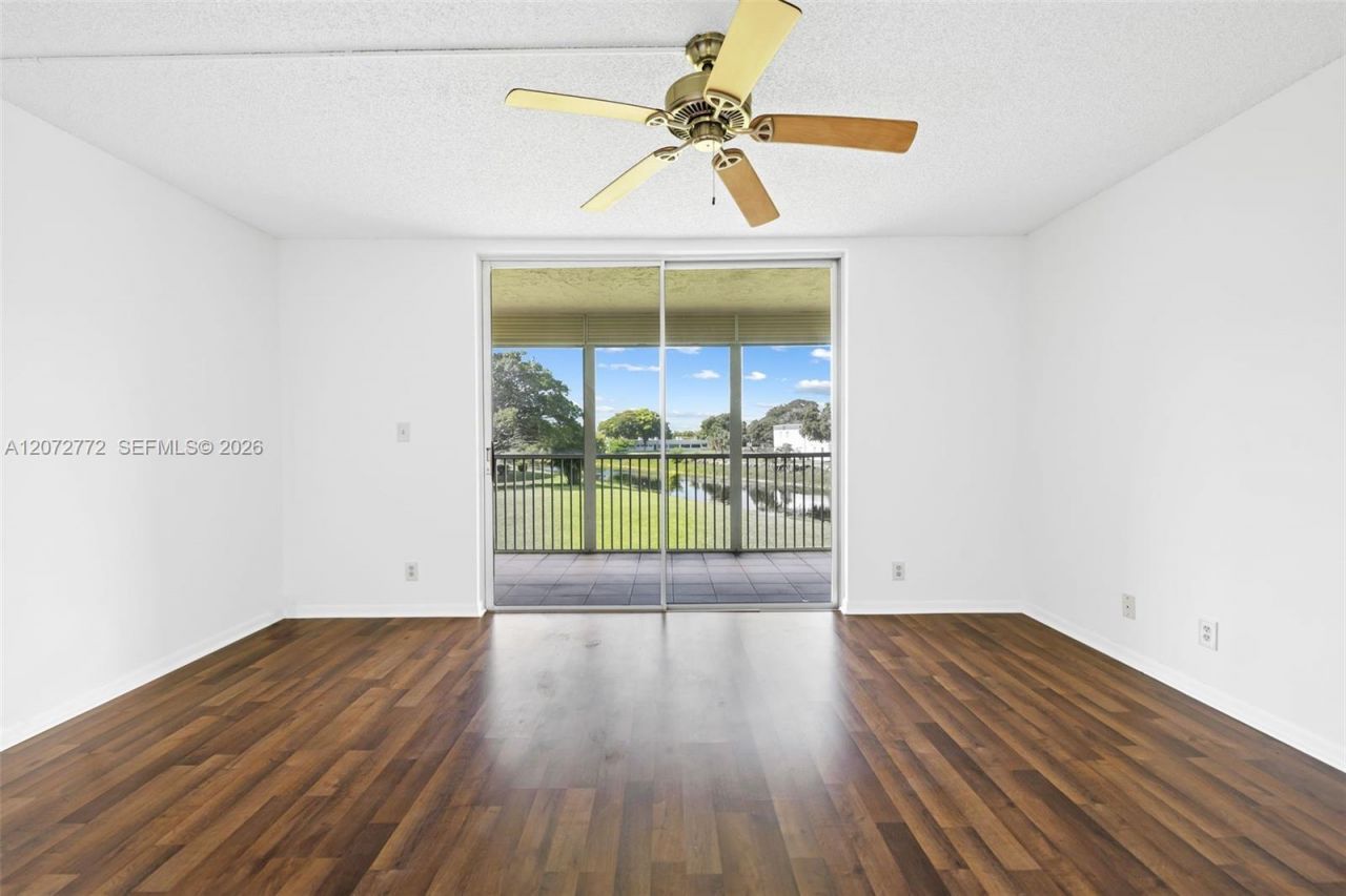6890 Royal Palm Blvd, Unit 211H, Margate, FL 33063 Photo