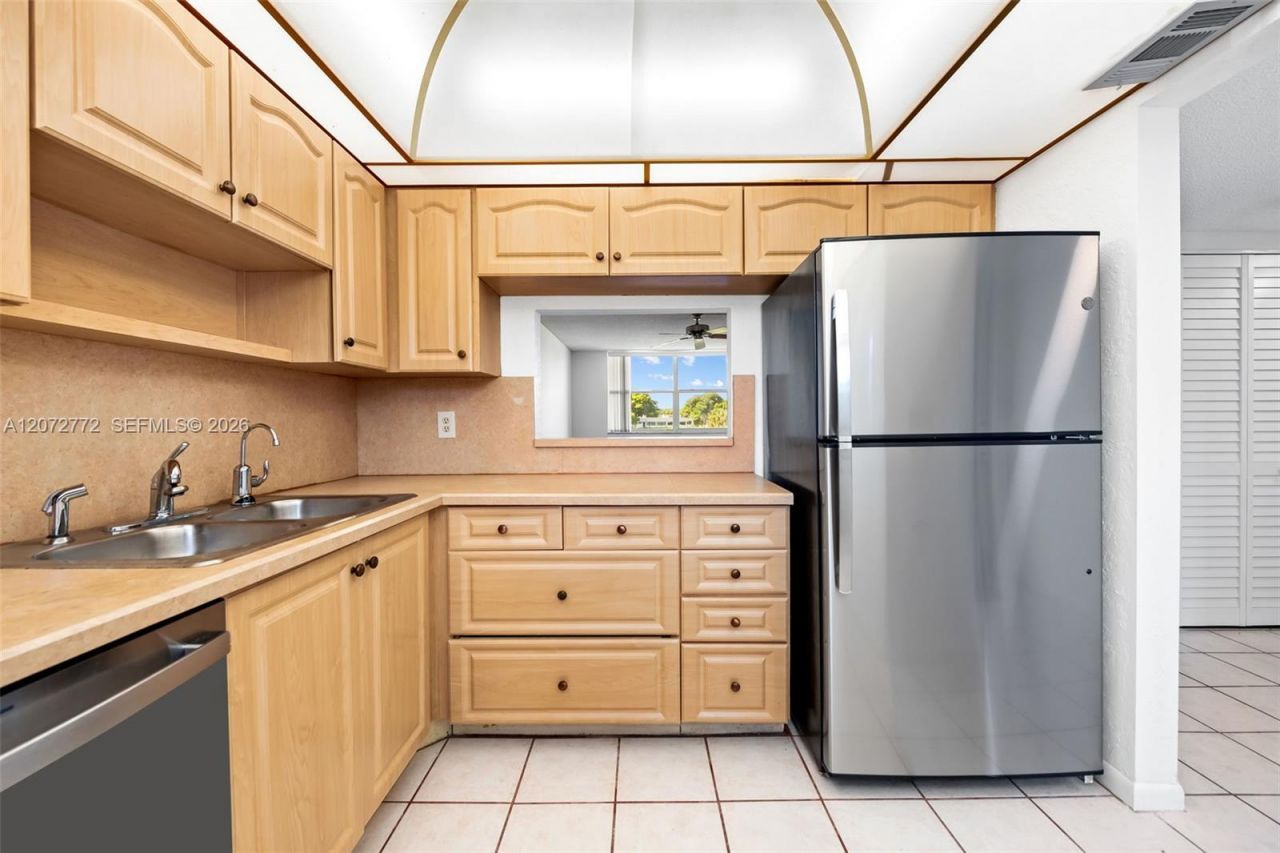 6890 Royal Palm Blvd, Unit 211H, Margate, FL 33063 Photo