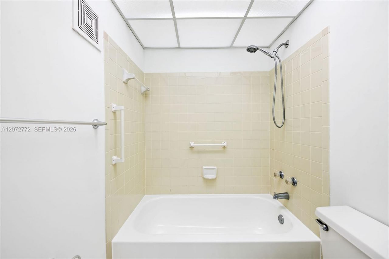 6890 Royal Palm Blvd, Unit 211H, Margate, FL 33063 Photo