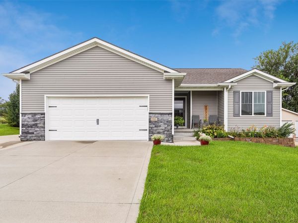 700 Patchett Drive NE, Mitchellville, IA 50169