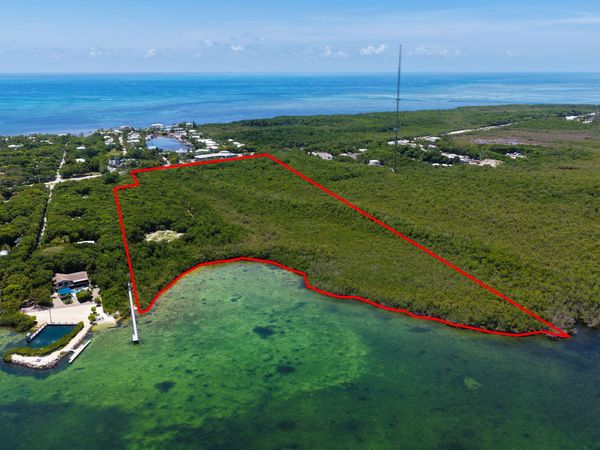 86600 Overseas Highway, ISLAMORADA, FL 33036