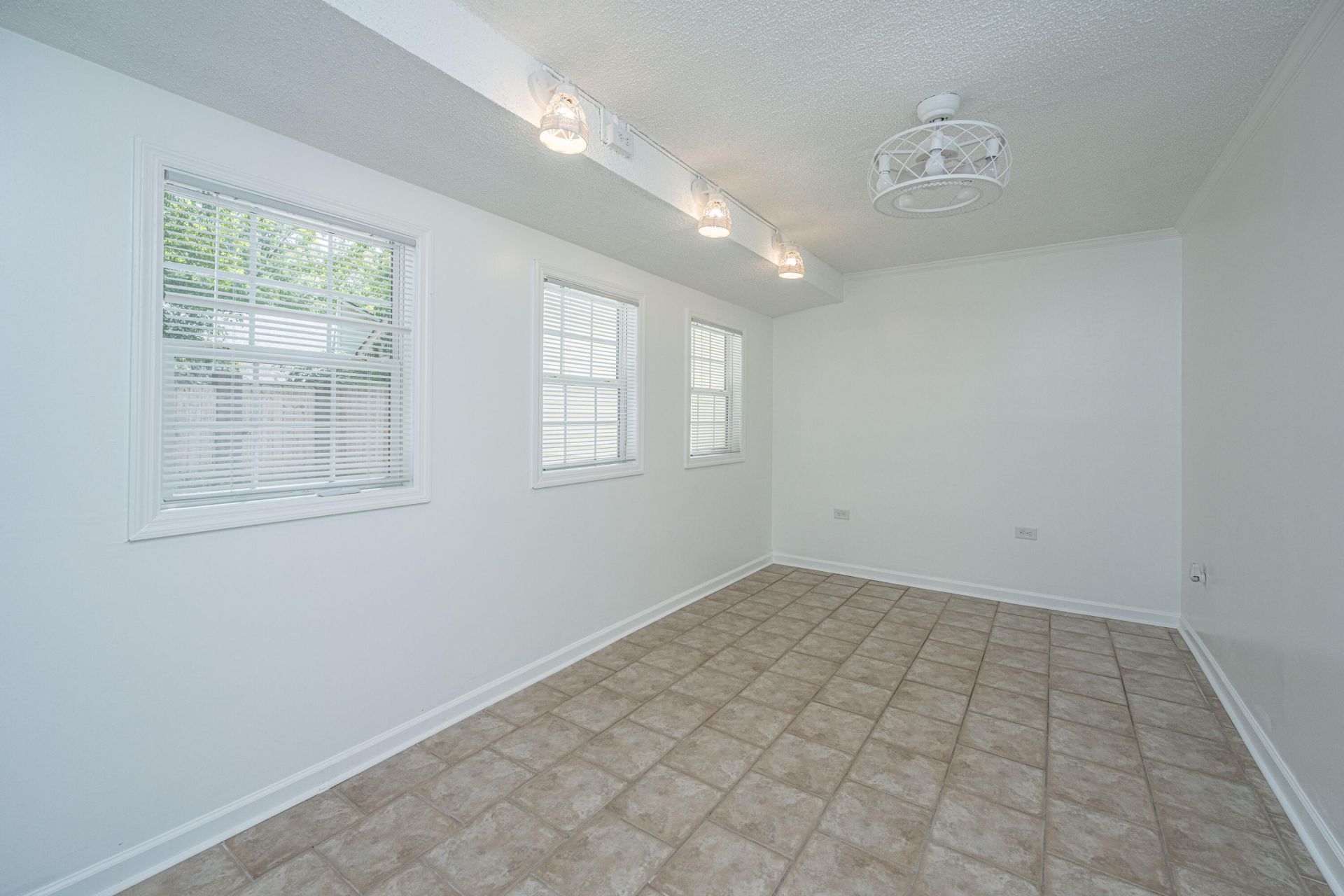 76 Indigo Lane Photo 17