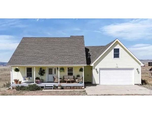 176 Chuckwagon Ln, Livermore, CO 80536