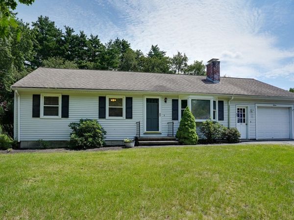 15 Burbank Ln, Lancaster, MA 01523