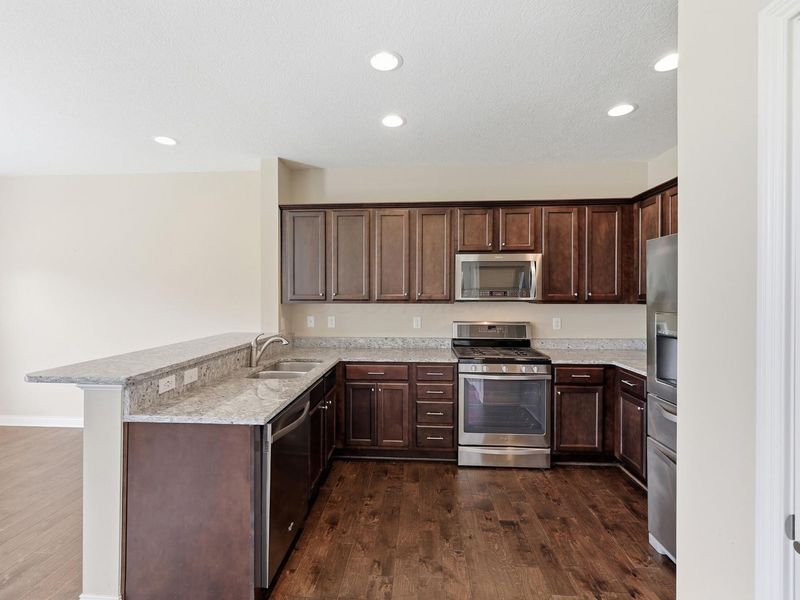 5097 Vitri Lane, Columbus, OH 43221 Photo 9