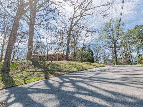 2110 LaVista Circle, Hapeville, GA 30354