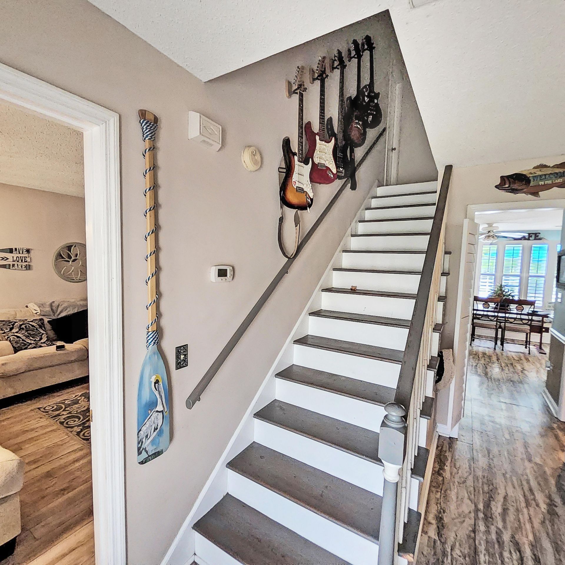 384 Suwanee Drive Photo 13