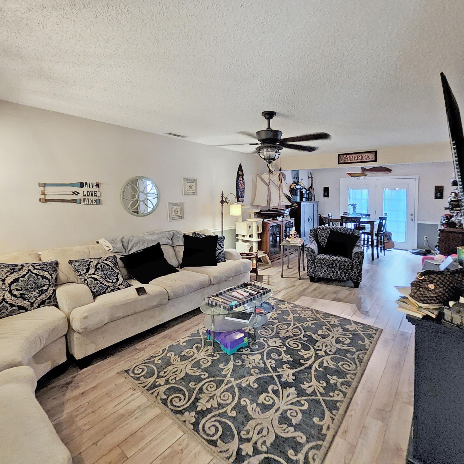 384 Suwanee Drive Photo 15