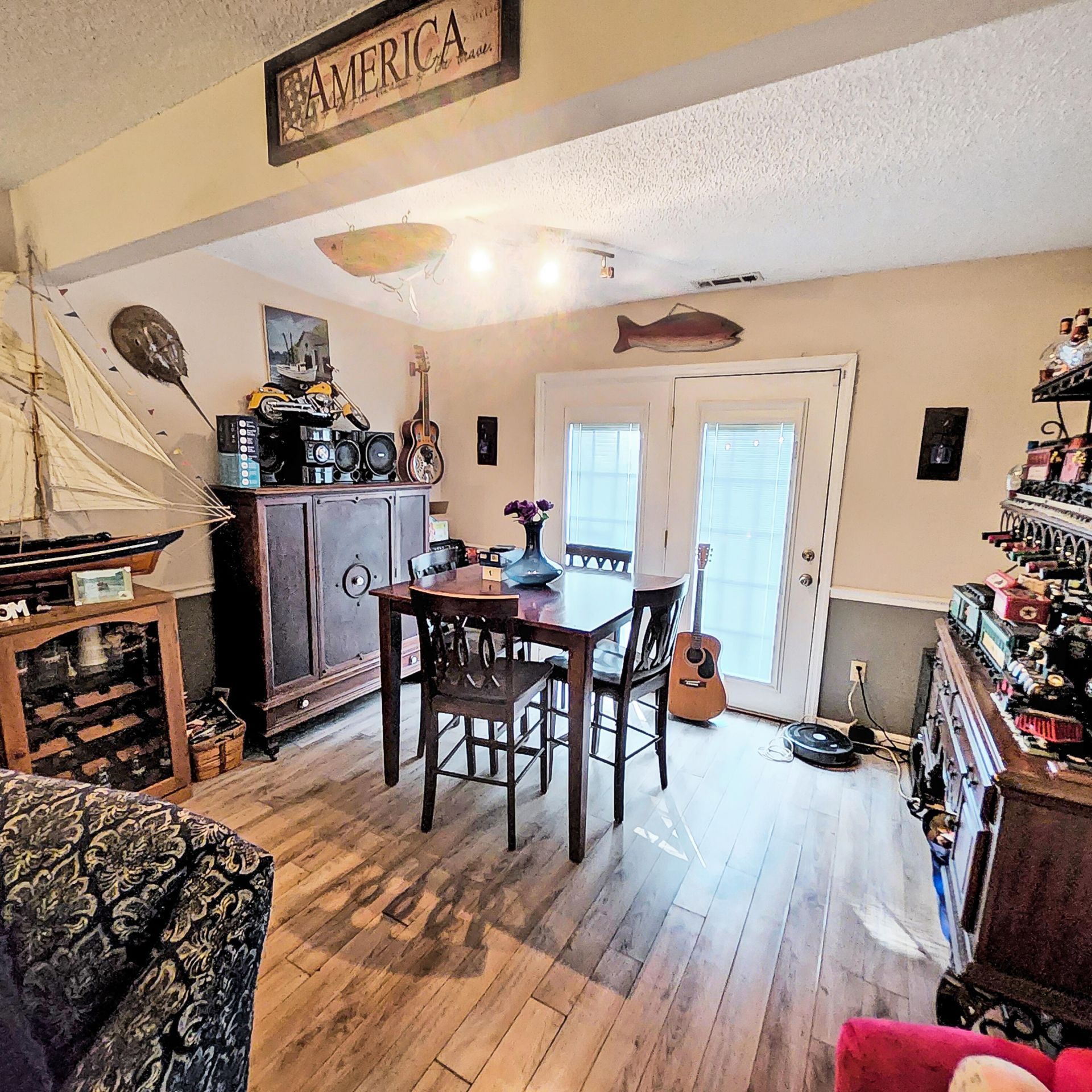 384 Suwanee Drive Photo 16